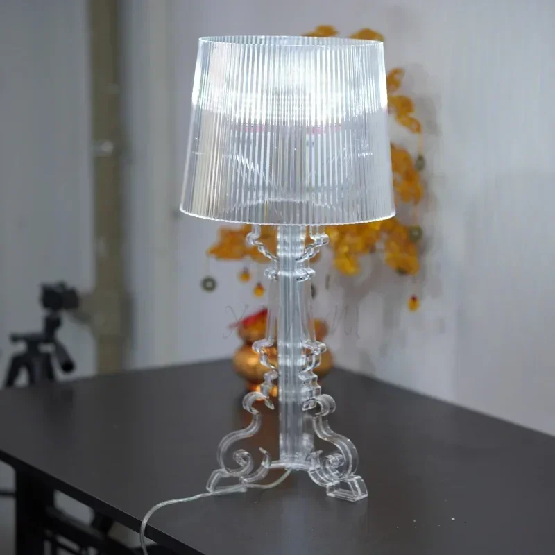 Simple Modern Creative Persona - đánh giá và giá Desk Setup White