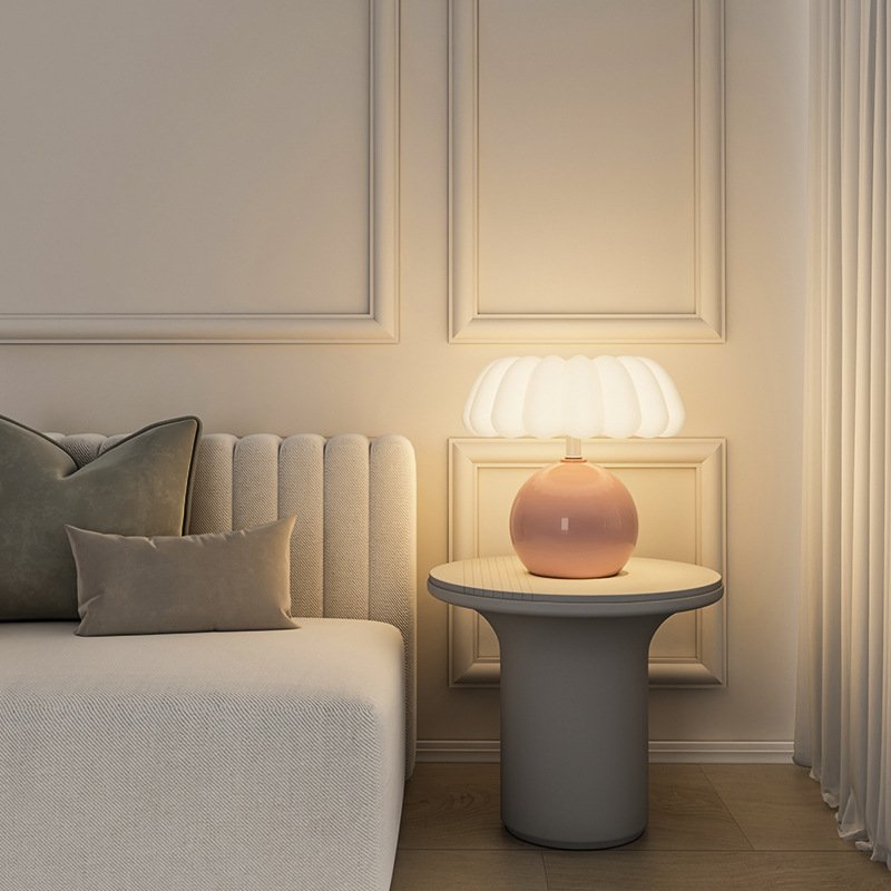Cream Style Bedside Table Lamp - đánh giá và giá Desk Setup White